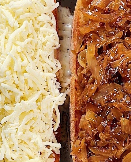 French onion grilled cheese by Carolina Gelen