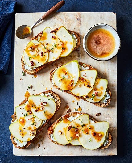Pear and blue cheese toasts