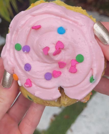 Confetti Cake Cookie (85 cal)