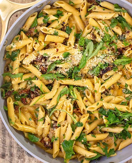 10-Minute Sun-Dried Tomato Pasta