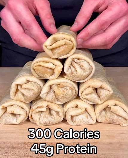 High Protein Cheesy Garlic Chicken Rolls