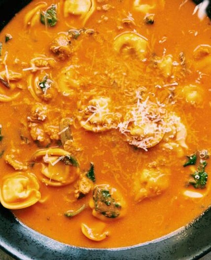The BEST Tortellini Soup