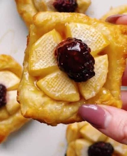 Blackberry Brie Bites