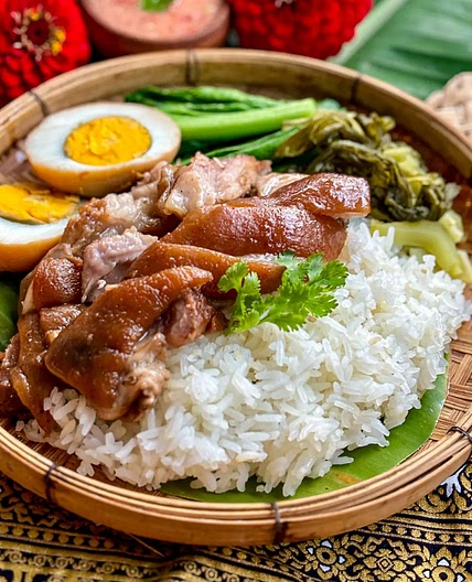 Khao Kha Moo (Thai Braised Pork Leg Recipe)