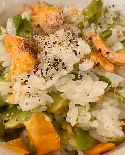 鮭とアボカドの炊き込みご飯