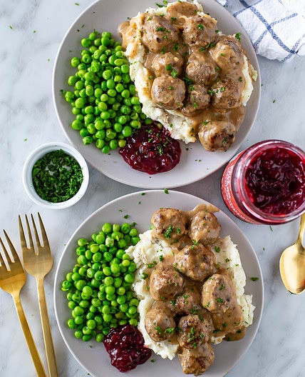 Crockpot Swedish Meatballs {IKEA Copycat}