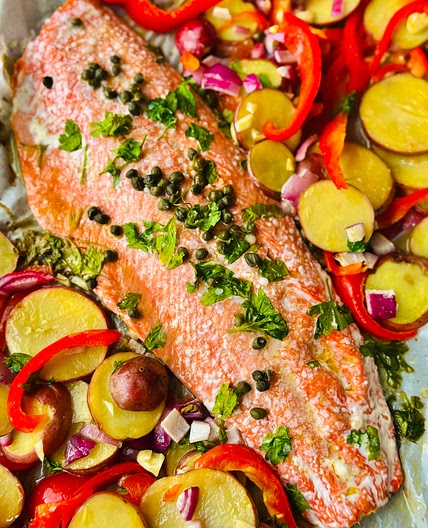 ALL in ONE PAN – Salmon and Roasted Veggies
