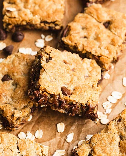 Oatmeal Chocolate Chip Cookie Bars
