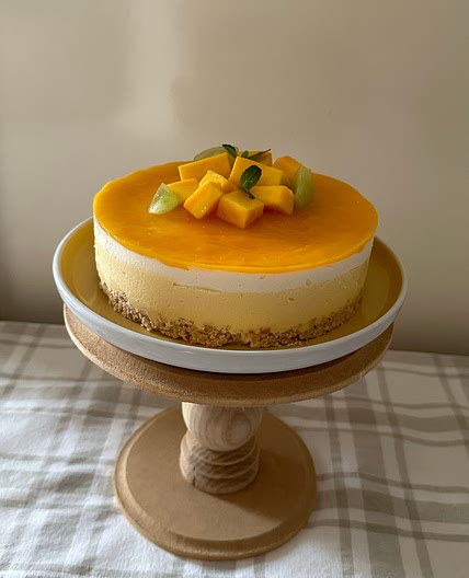 • Mango cheesecake • 🥭