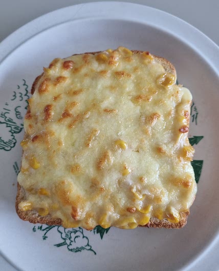 콘치즈 토스트!