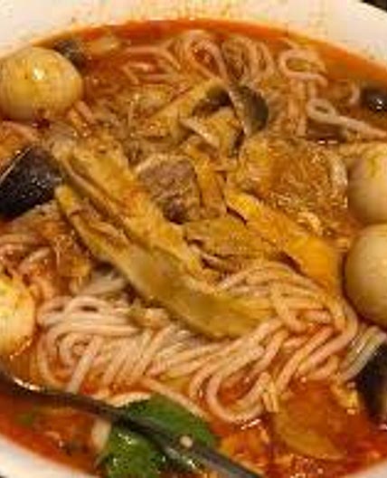 Khaub Poob (Red Curry Noodle Soup)