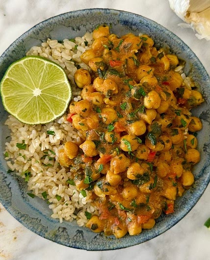 COCONUT CHICKPEA CURRY