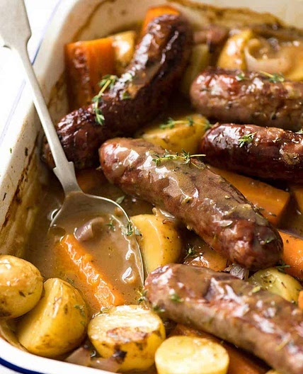 Oven Baked Sausages with Potatoes, Vegetable AND Gravy!
