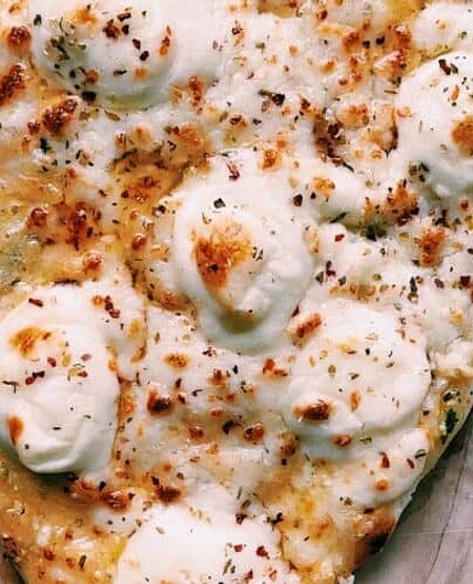 White Pizza on Naan