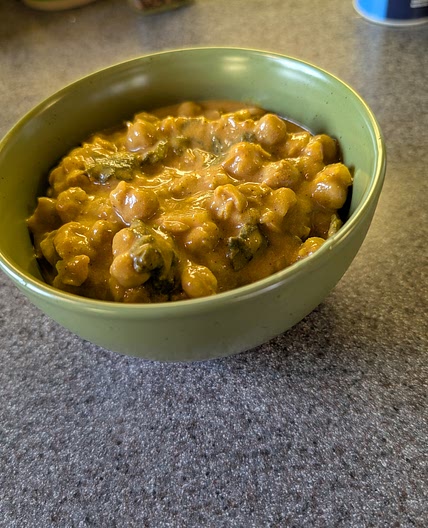 Instant Pot Curry with Chickpeas, Tomatoes and Spinach