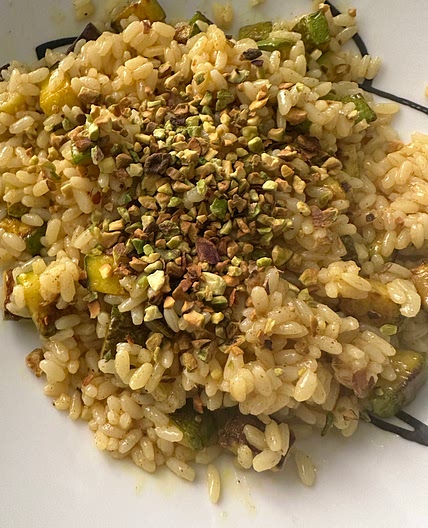 Riso con zucchine, mandorle tostate, paprika dolce e curcuma