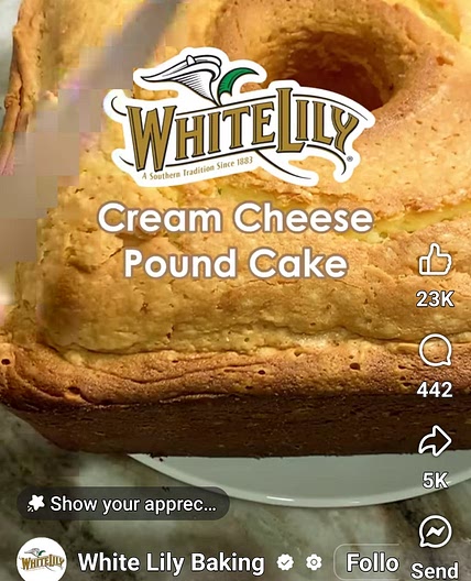 White Lilly cream cheese pound cake 🎂