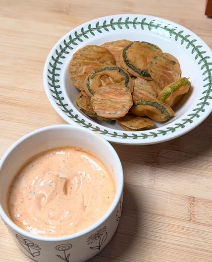 Easy light fried pickles