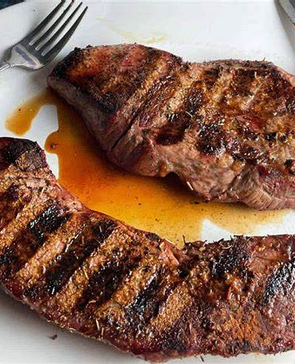 How to Cook Sirloin Steak on a Grill: A Step-by-Step Guide