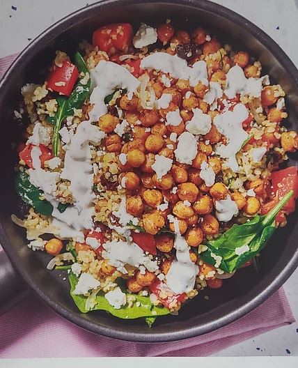 Roasted chickpea and quinoa salafld