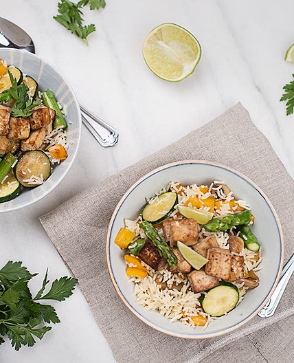 Marinierter Tofu mit Sommersgemüse und Basmati Reis