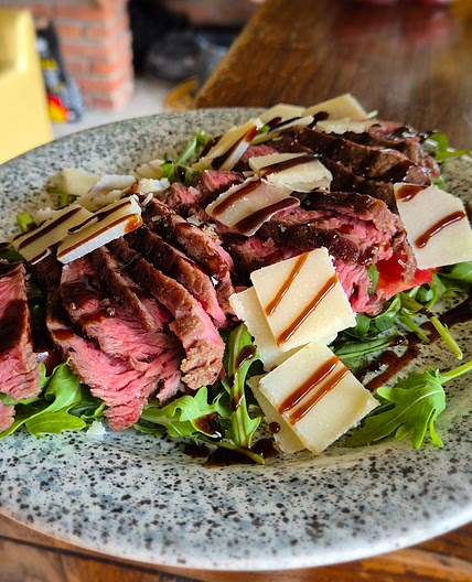 Beefsteak salad
