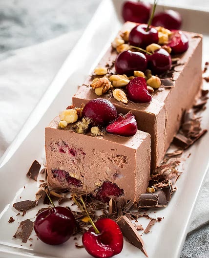 Decadent Cherry Chocolate Parfait: No-Churn Ice Cream Dessert