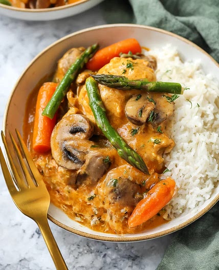 Ultimate Slow Cooker Apricot Chicken Recipe (Easy & Tender)