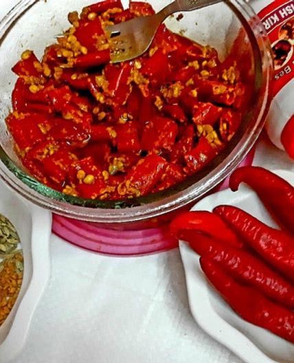 लालमिर्च- मेथी का अचार(Lalmirch Methi ka Achar Recipe in Hindi)