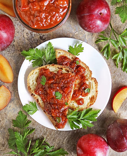 Easy Plum Chutney