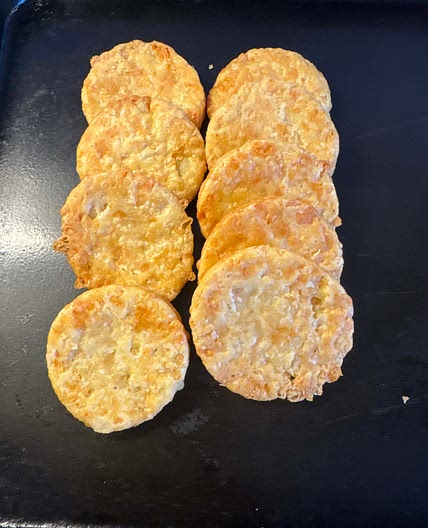 Cheesy puff biscuit 