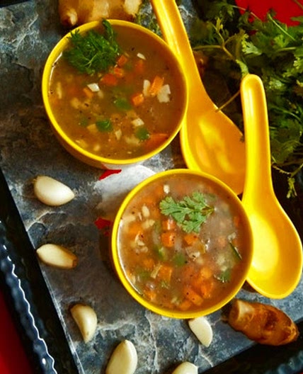 जिंजर गार्लिक सूप (Ginger Garlic soup recipe in Hindi)