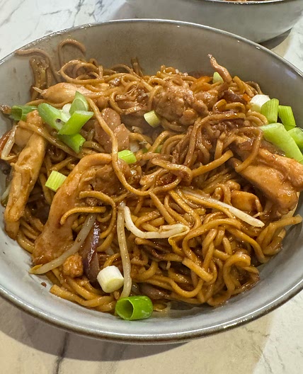 Chow Mein: A Chinese Chef's Masterclass (鷄肉炒麵)
