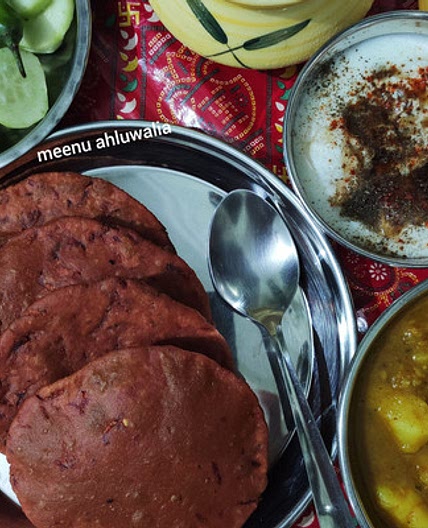 बीटरूट मसाला पूरी (beetroot masala puri recipe in hindi)