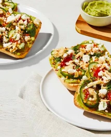 Sweet & Spicy Avocado Toast with Feta 🌶️ a la Hello Fresh