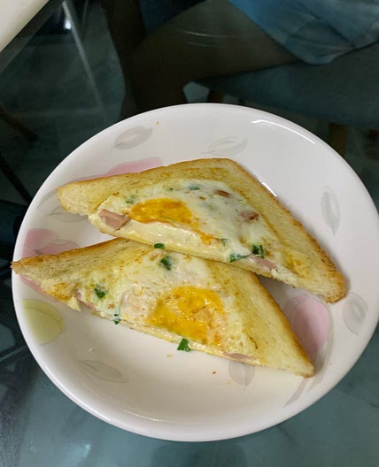 Toasty Egg-Stuffed Sausage with Mozzarella Sandwich 