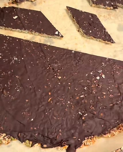 Seedy chocolate bark