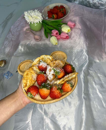 Strawberry cheesecake dumplings 