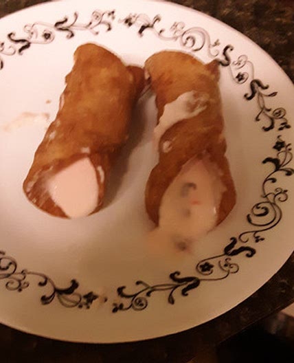 Cherry Cordial Cannoli