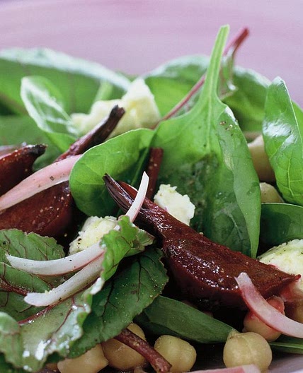 Beetroot and chickpea salad