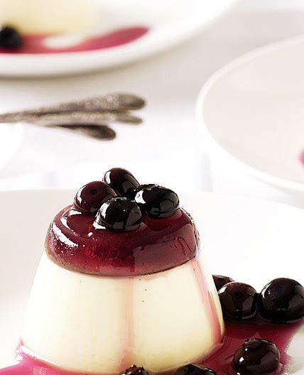 Blueberry panna cotta