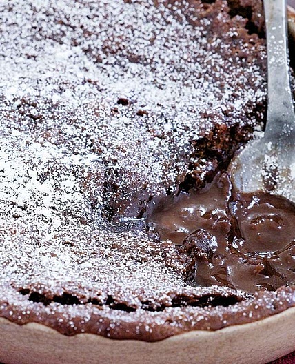 Microwave chocolate self-saucing pudding