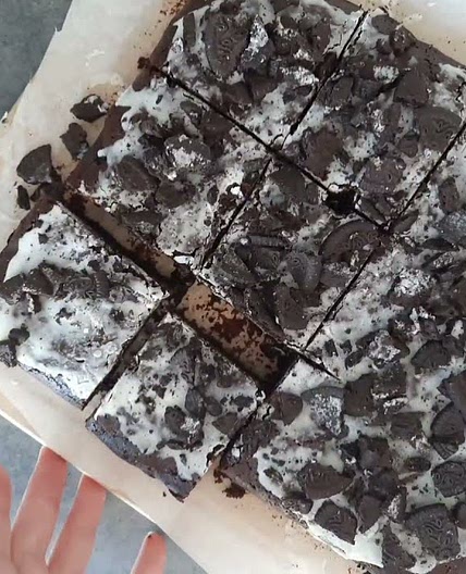 Oreo Dark Chocolate Fudgy Brownies