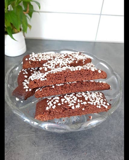 Swedish Chocolate Cookies (Märtas Skurna Chokladkakor)