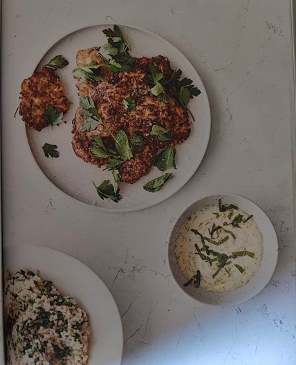 Groente balletjes met kruiden, couscous en muntyoghurt