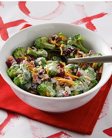 Creamy broccoli salad - deli style