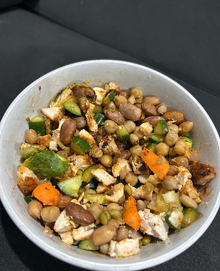  Steamed Lentils meal with chicken and avocado 
