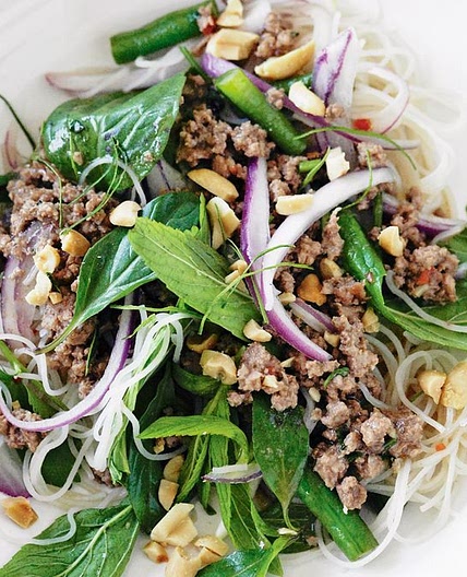 Stir-fried beef and noodles