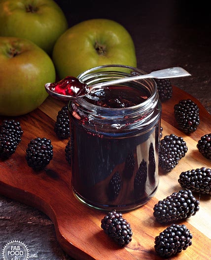 Easy Blackberry & Apple Jelly with step-by-step video tutorial