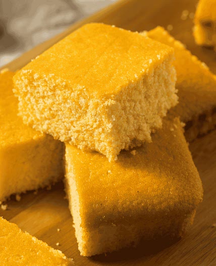 Cornbread (Baked Cornmeal Bread)